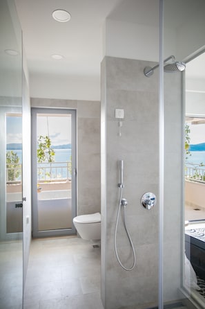 Junior Suite, Balcony, Sea View | Bathroom - Boutique Hotel and Spa Blanc & Bleu - Blanche (Bijela)