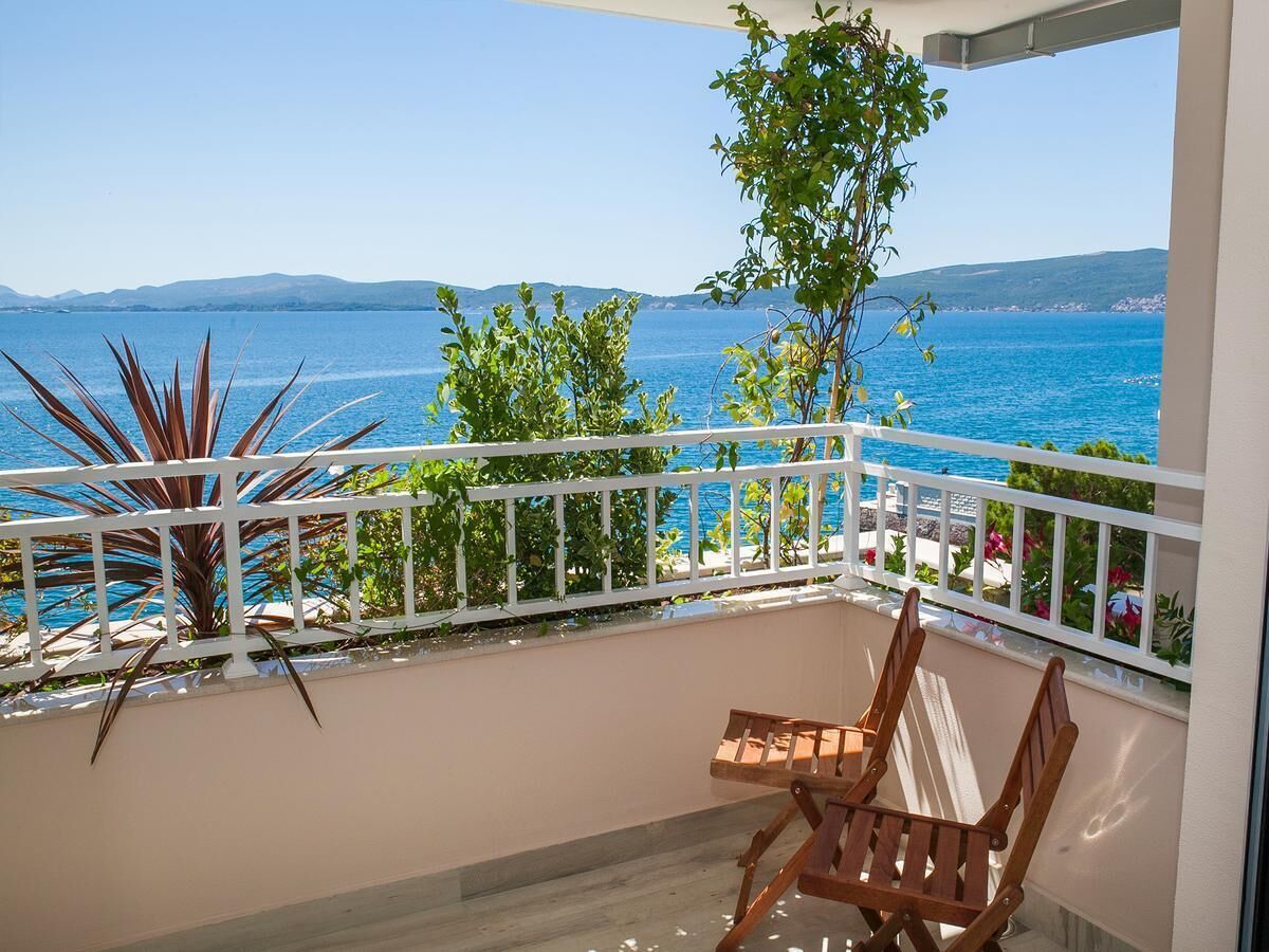 Junior Suite, Jacuzzi Terrace, Sea View | Premium bedding, memory-foam beds, minibar, in-room safe