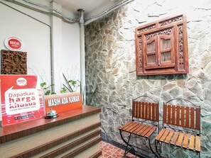 Reception - NIDA Rooms Seturan Raya Tugu Jogja at Setra House (Depok)