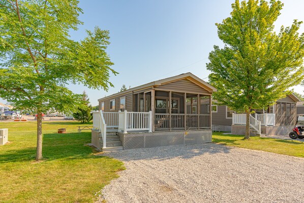 Cottage, 2 Bedrooms (1 queen bed, 1 bunk bed & 1 sofa) | 2 bedrooms, free WiFi