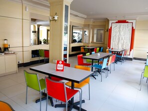 Breakfast area - NIDA Rooms Nagoya Garden Sentral at Hotel Seruni Internasional (Batam)