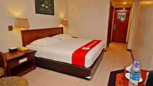 Minibar, in-room safe, desk, cots/infant beds - NIDA Rooms Nagoya Garden Sentral at Hotel Seruni Internasional (Batam)
