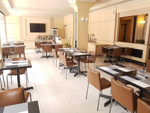 Dining - NIDA Rooms Nagoya Garden Sentral at Hotel Seruni Internasional (Batam)