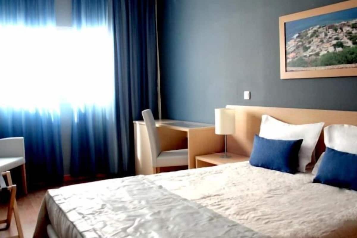1 bedroom, minibar, desk, blackout drapes