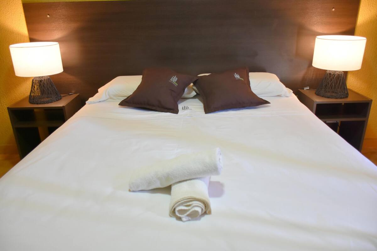 Minibar, blackout curtains, free WiFi, bed sheets