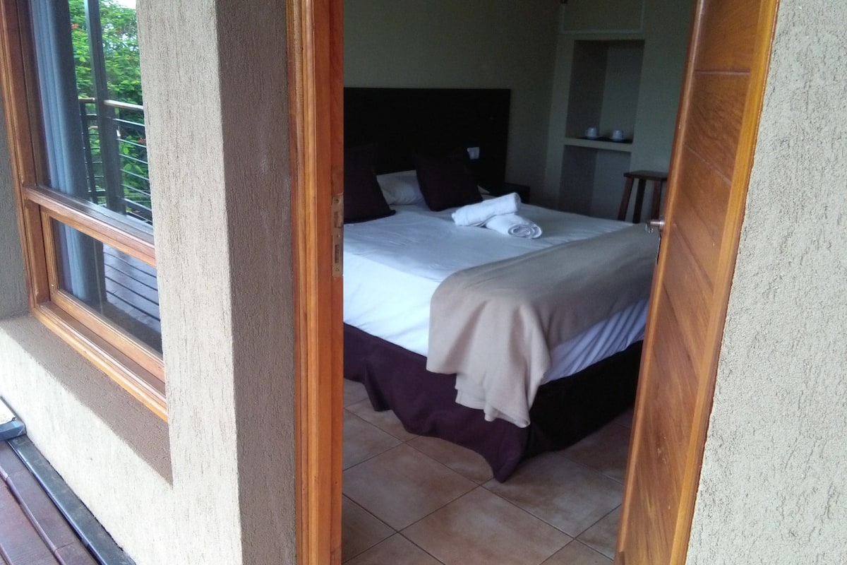 Minibar, cortinas blackout, wifi gratis y ropa de cama