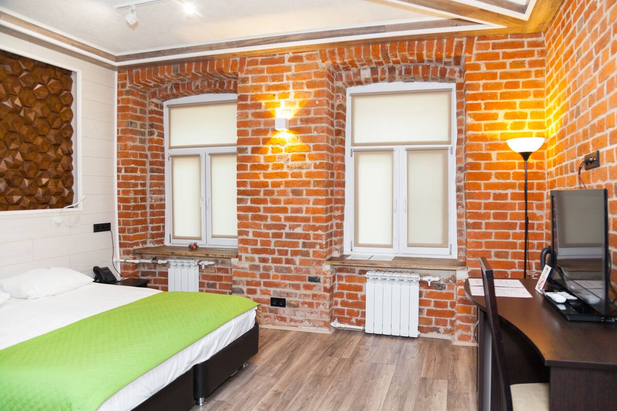 Habitación de lujo | Ropa de cama de alta calidad y caja de seguridad en la habitación