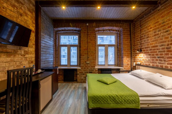 Family Room | Premium bedding, in-room safe, desk, blackout drapes - Hotel Oblaka (Moscow)