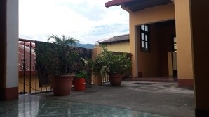 Terrace/patio - Hospedaje el Viajero Antigua (Antigua Guatemala)