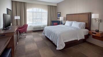 Bureau, rideaux occultants, fer et planche Ă repasser, Wi-Fi gratuit