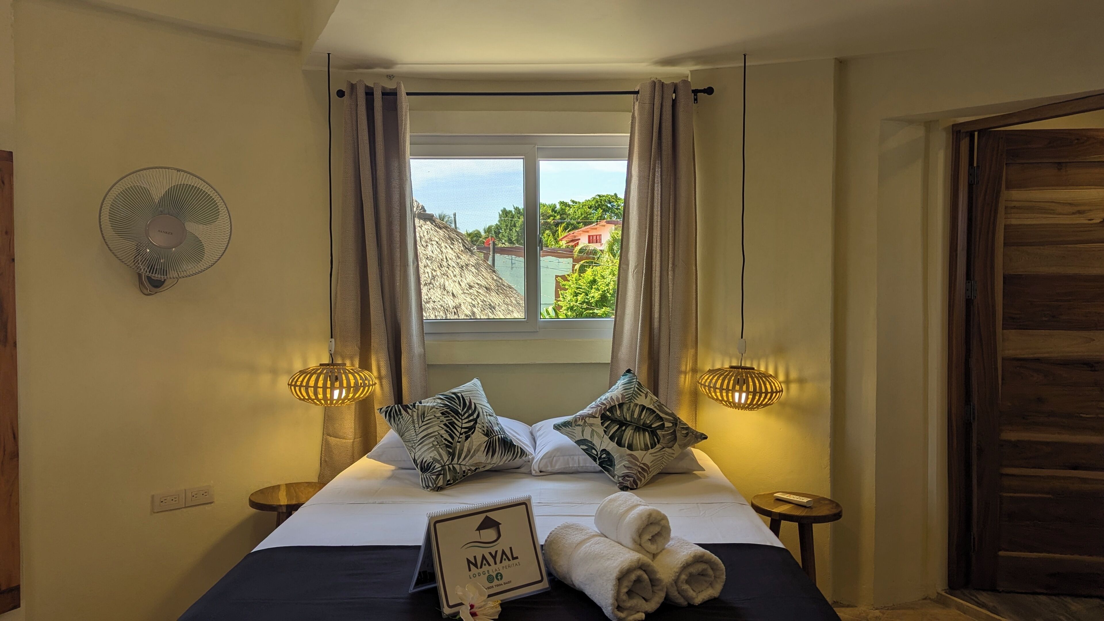 1 bedroom, premium bedding, desk, soundproofing