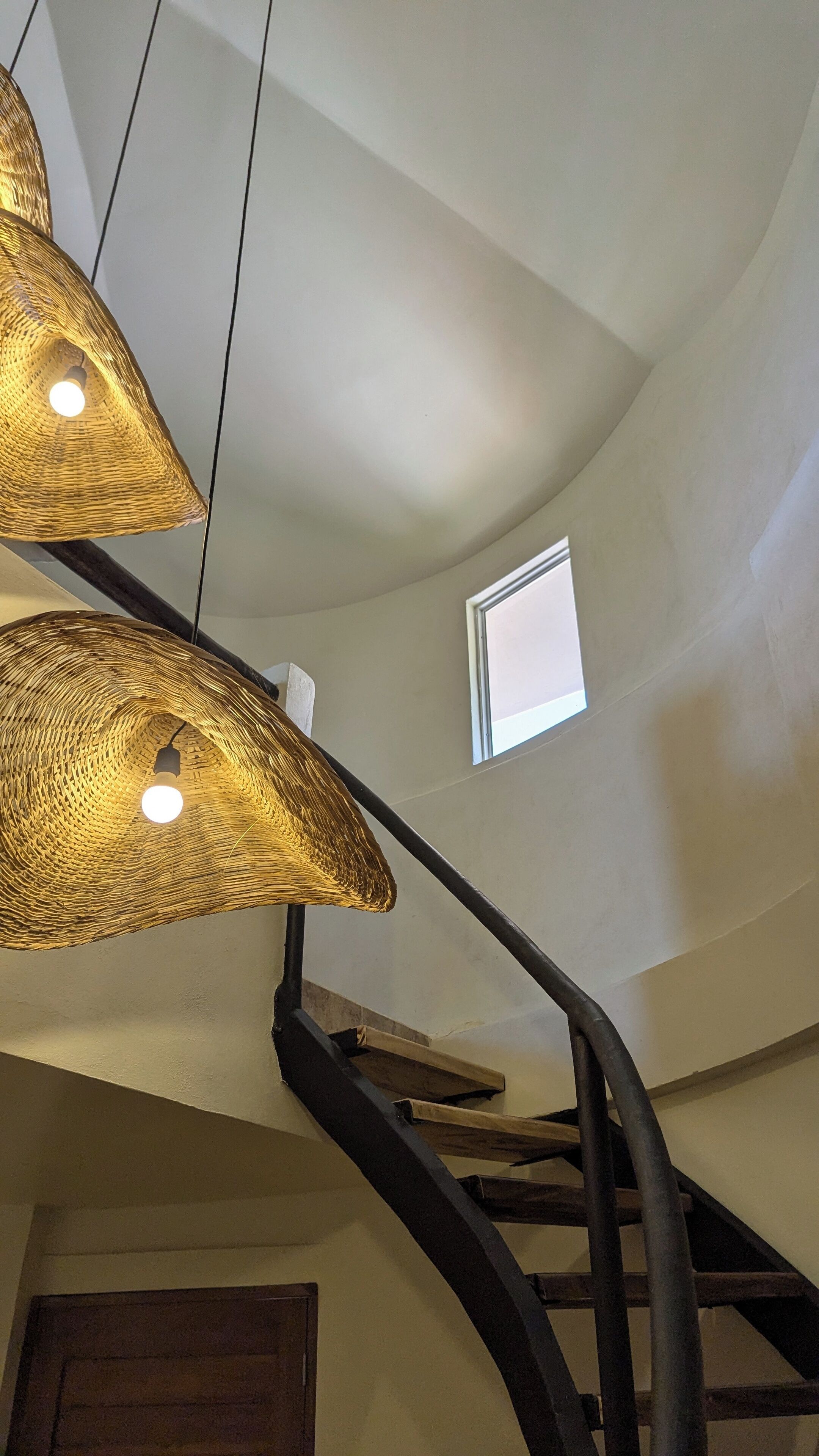 1 bedroom, premium bedding, desk, soundproofing