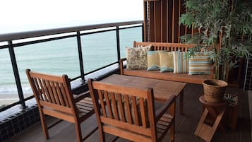 ลักซ์ชัวรี่อพาร์ทเมนท์, 2 ห้องนอน, วิวทะเล | ระเบียง