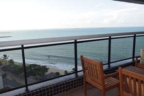 Appartement luxueux, 2 chambres, vue sur la mer | Vue de la chambre