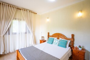 Minibar, wifi gratis y ropa de cama 