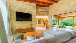 Hacienda Cercone | ห้องนั่งเล่น | สมาร์ททีวี 43 นิ้ว พร้อมช่องดาวเทียม, ทีวี, พื้นอุ่น