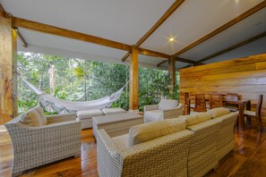 Chambre Familiale | Coin séjour