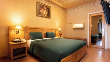 Superior-værelse | Badeværelse | Bruser, gratis toiletartikler, hårtørrer, håndklæder