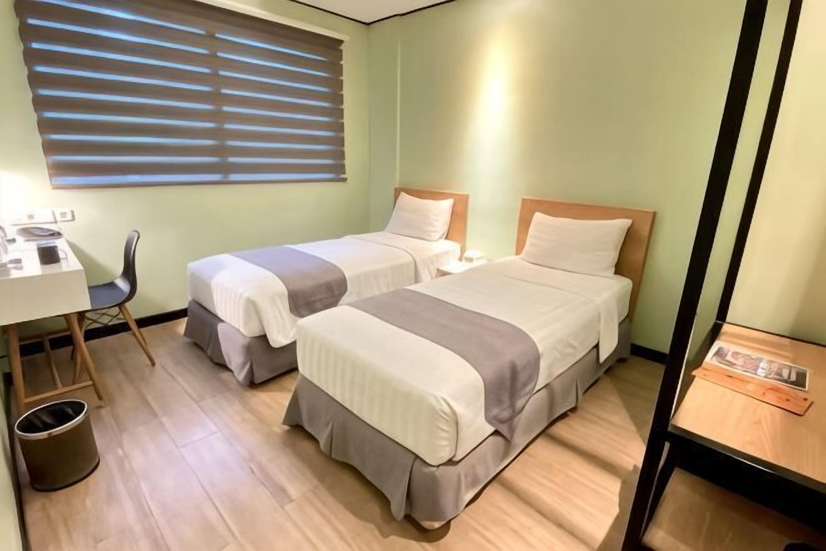 In-room safe, desk, soundproofing, free WiFi