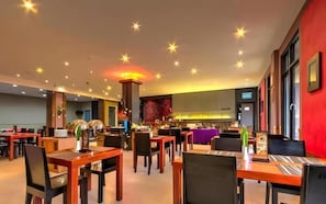 Dining - Plan B Hotel (Padang)