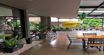 Plan B Hotel