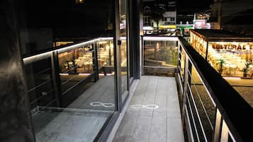 Suite Exclusive, vista città, al piano executive | Biancheria da letto di alta qualità, materassi a doppio strato, minibar