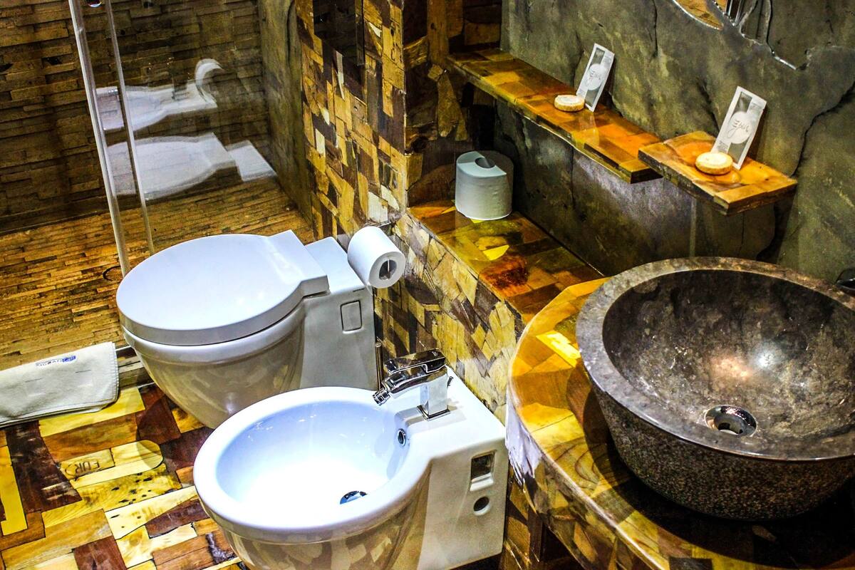 junior suite (tito paris) | bathroom | shower, free toiletries, hair dryer, towels