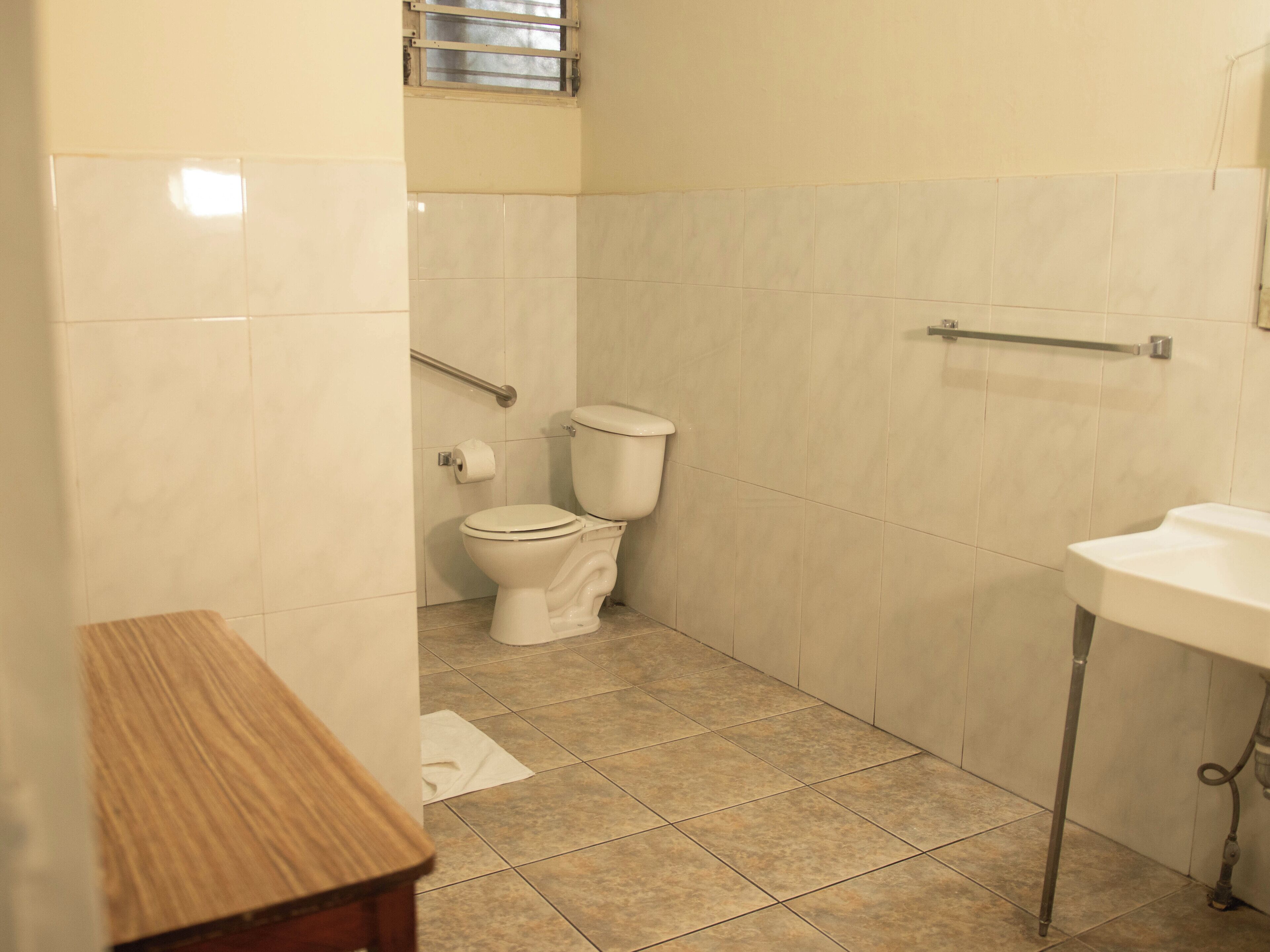 shower, free toiletries, towels