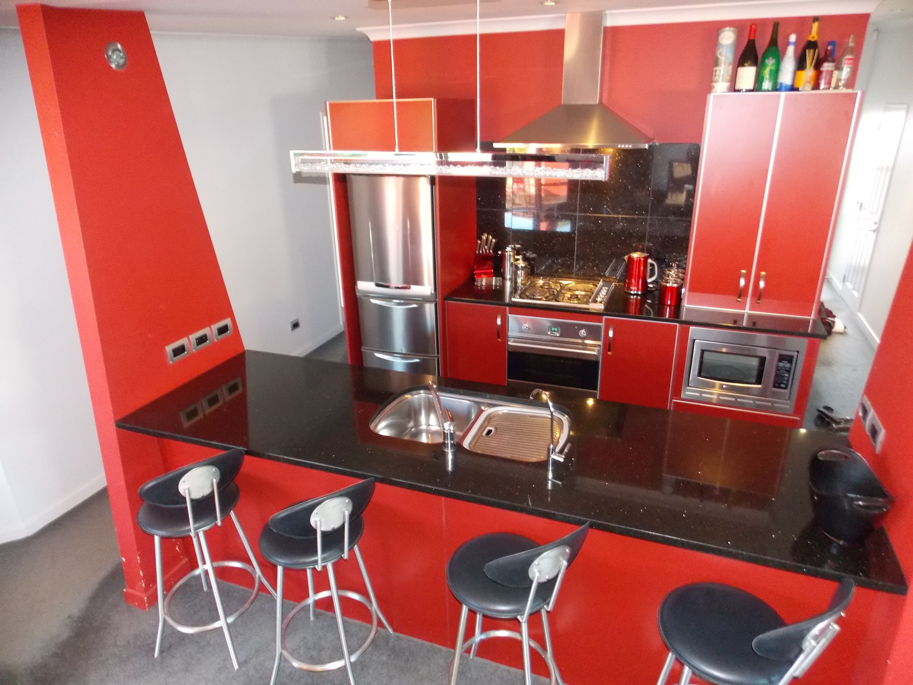 Luxury House, 3 Bedrooms, Hot Tub, Garden Area | Private kitchen | Full-sized fridge, microwave, oven, stovetop