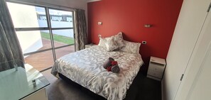 Luxury House, 3 Bedrooms, Hot Tub, Garden Area