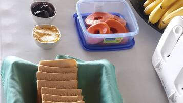 Free daily continental breakfast