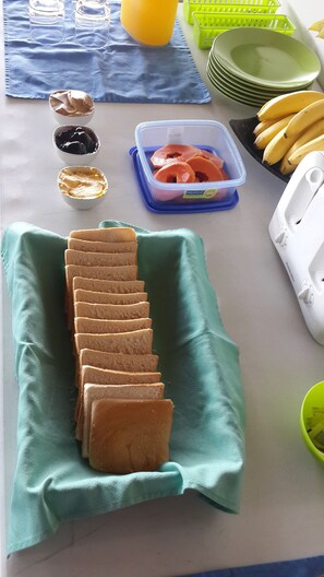 Free daily continental breakfast