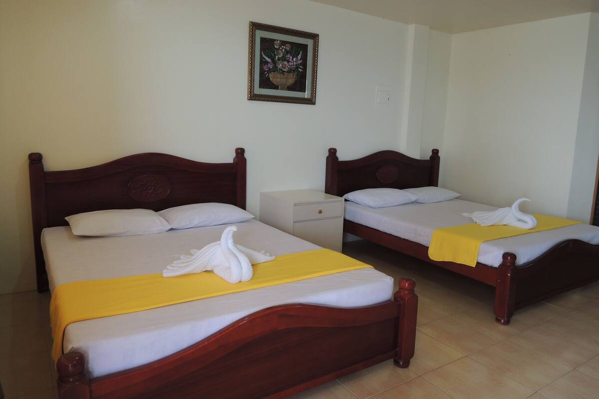 Suite | Rollaway beds