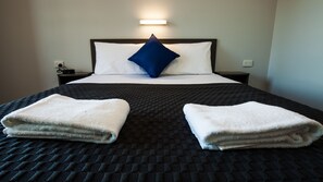 Rum - 1 queensize-säng | Skrivbord, strykjärn/strykbräda, gratis barnsängar och gratis wi-fi