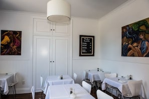 Daily continental breakfast for a fee - The Grange Motel (Christchurch)