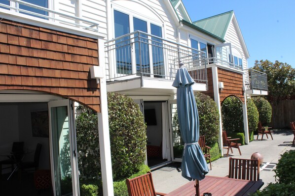 Property grounds - The Grange Motel (Christchurch)