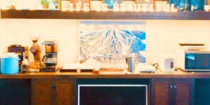 Interior - Life is Beautiful (Hachimantai)