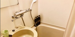 وحدات دش مع أحواض استحمام، حوض استحمام عميق