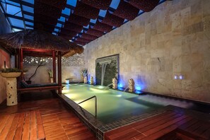 Free minibar, desk, laptop workspace, blackout curtains - Xiadu Motel (Taichung)