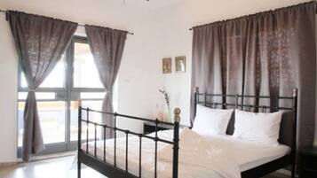 Villa, 4 Bedrooms, Jetted Tub, Sea View | 1 bedroom, desk, free cribs/infant beds, free WiFi
