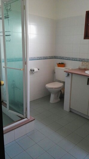 Villa - 4 soveværelser - boblebad - havudsigt | Badeværelse | Kombination af bruser/badekar, boblebadekar, gratis toiletartikler