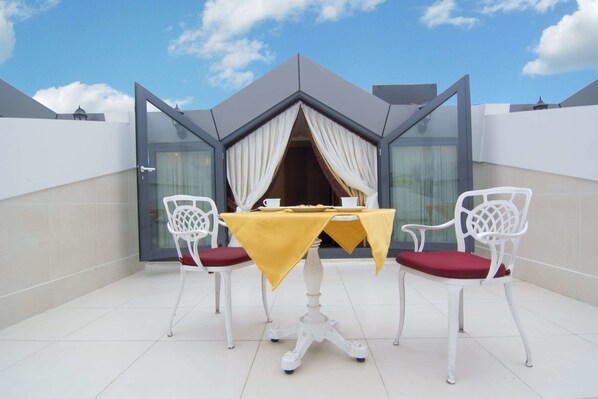 Standard Single Room, 1 Bedroom | Terrace/patio - MB Deluxe Hotel (Istanbul)