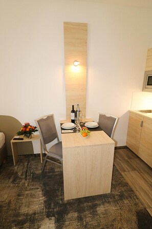 Superior Double Room | Living room | 40-inch Smart TV with satellite channels, TV