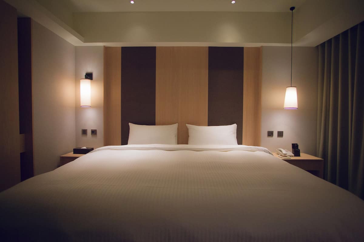 standard double room, 1 king bed | in-room safe, desk, blackout curtains, iron/ironing board