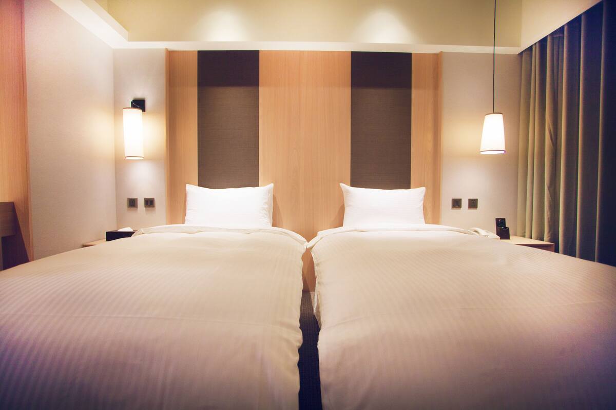 standard twin room, 2 single beds | in-room safe, desk, blackout curtains, iron/ironing board