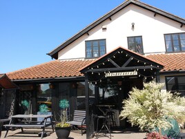 Konaklama yerinin ön cephesi