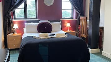 Double Room, Ensuite | Soundproofing, iron/ironing board, free WiFi, bed sheets