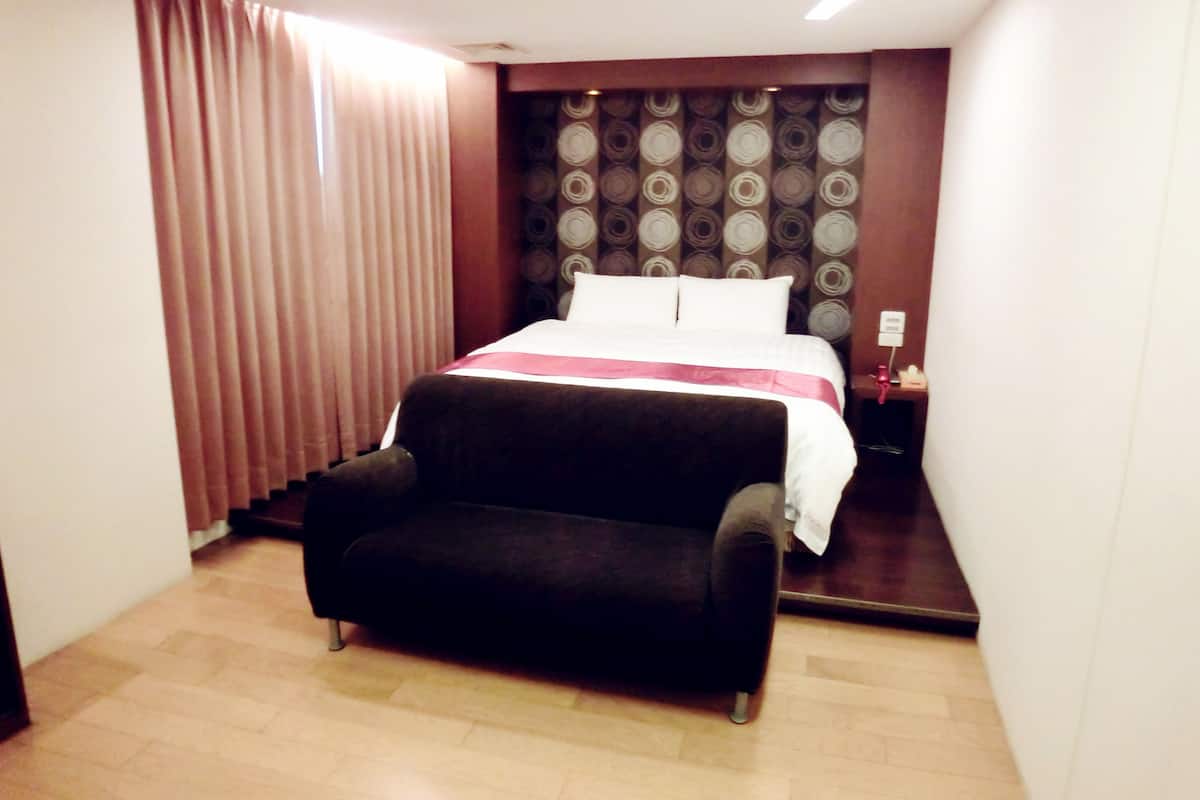 Deluxe Double Room | Down comforters, blackout drapes, free WiFi, bed sheets