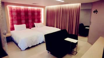 Deluxe Twin Room | Down comforters, blackout drapes, free WiFi, bed sheets