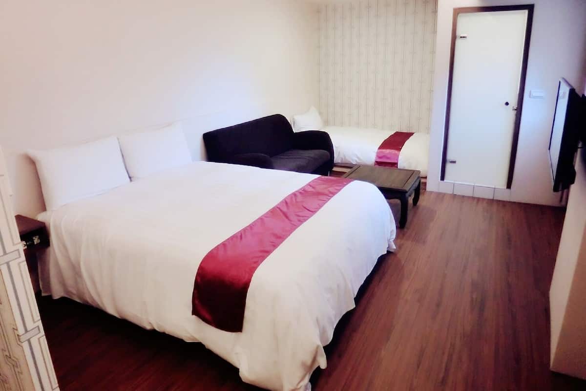 Triple Room | Down comforters, blackout drapes, free WiFi, bed sheets